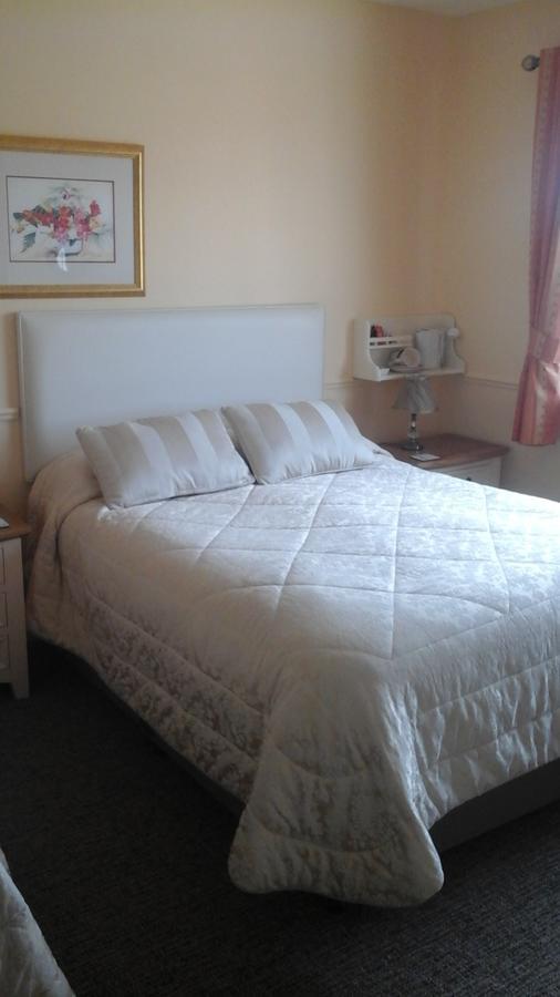 Tir Na Nog B&B คาเชล ภายนอก รูปภาพ